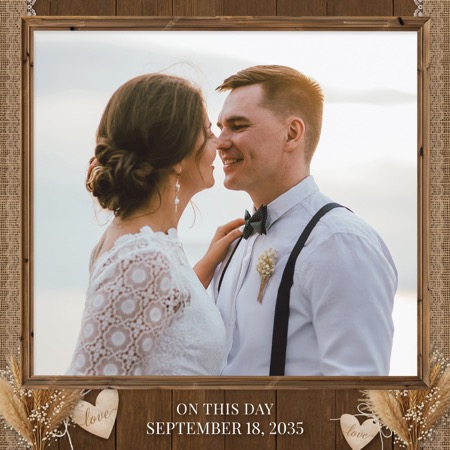 Modèle de cabine photo pour mariage rustique en grange